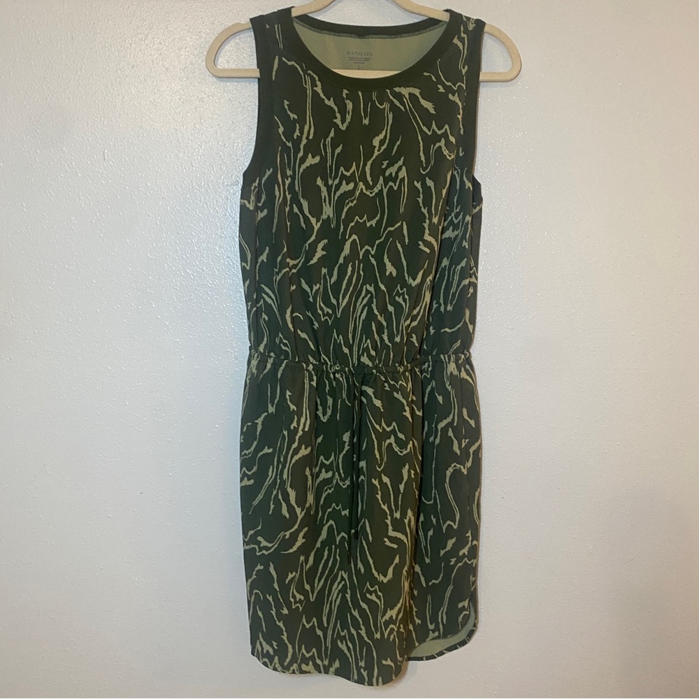 Athleta dress with tie waist Size S
